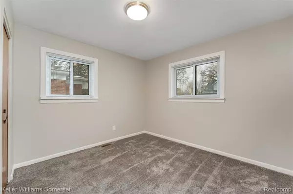 Center Line, MI 48015,7263 Henry