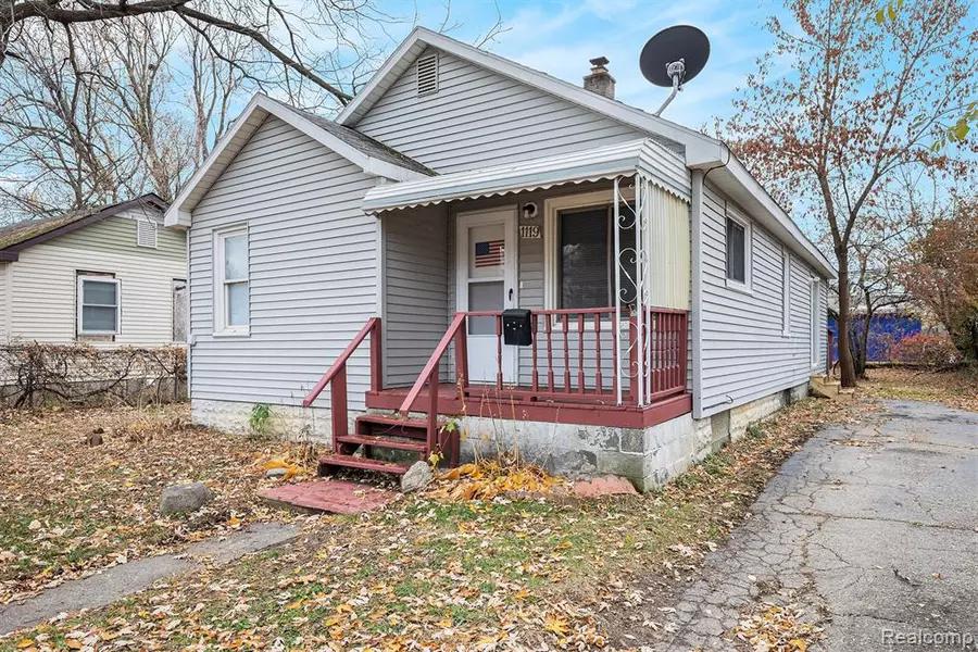 1119 Lakeview Street, Waterford, MI 48328