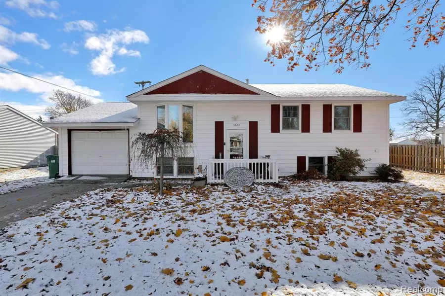 3322 Birchbrook Drive, Bay City, MI 48706