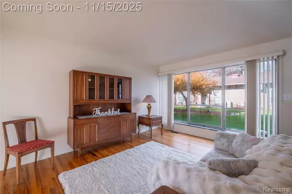 Livonia, MI 48154,32661 5 Mile Road