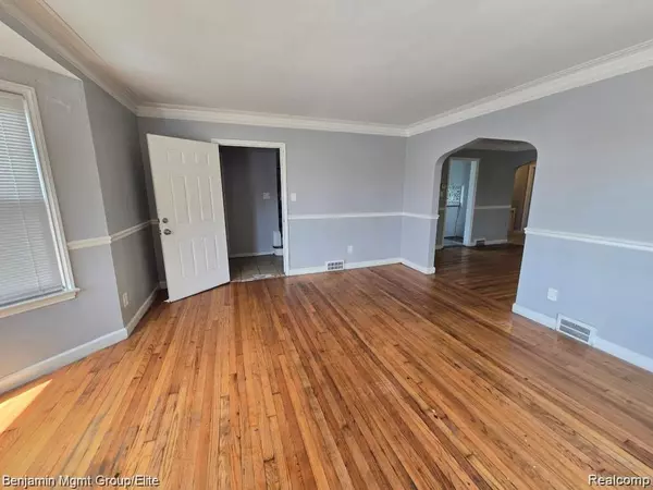 Detroit, MI 48221,16936 Fairfield Street