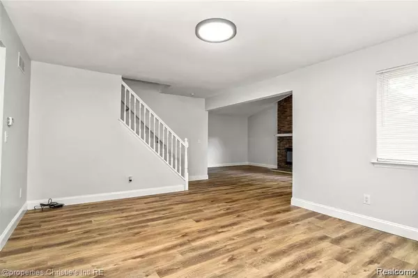 Woodhaven, MI 48183,21385 Deerfield Drive