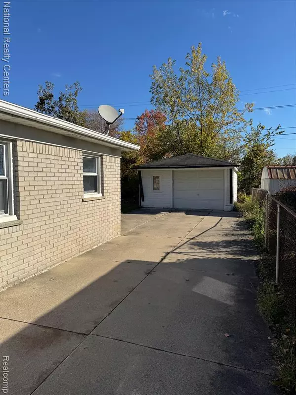 Southfield, MI 48076,28110 MARSHALL Street