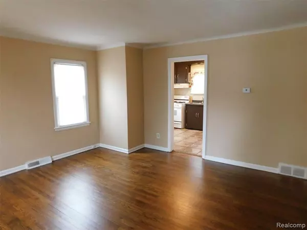 Roseville, MI 48066,28303 ESSEX Street