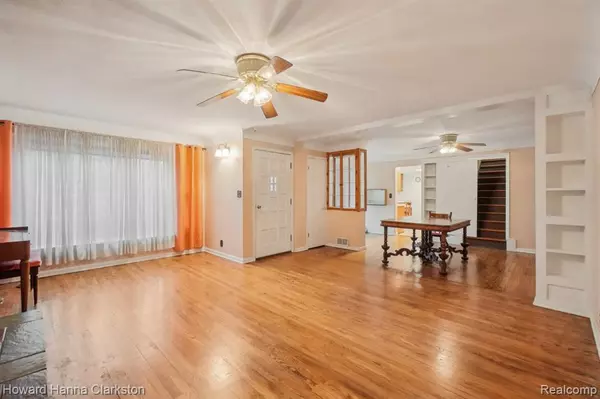 Waterford, MI 48327,5506 Cruse Avenue