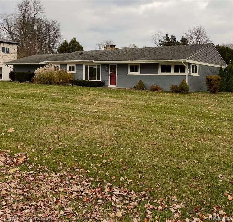 West Bloomfield, MI,7431 N Briarcliff Knoll Drive