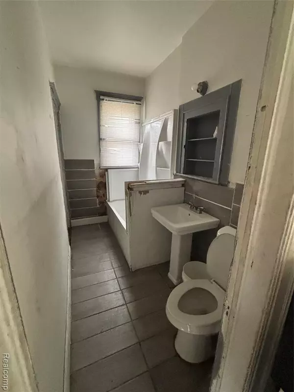 Detroit, MI 48214,3486 Belvidere Street