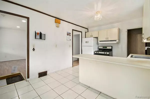 Warren, MI 48091,23920 Winifred Avenue