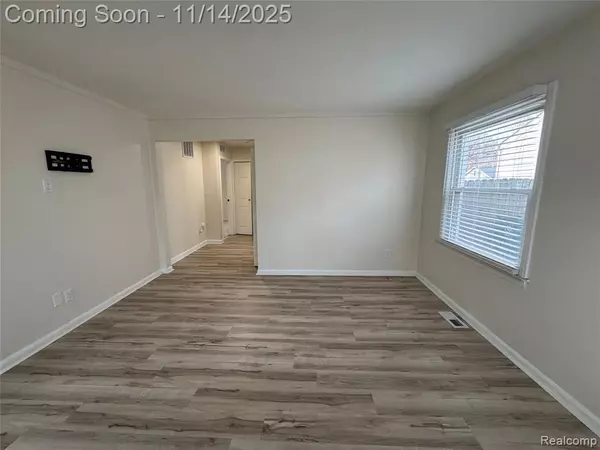 Royal Oak, MI 48067,2208 Barrett Avenue