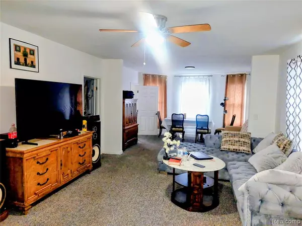 Hamtramck, MI 48212,2214 Florian Street