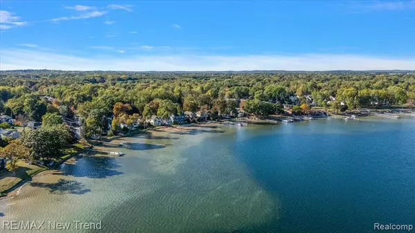 Waterford, MI 48327,727 McDougal Drive