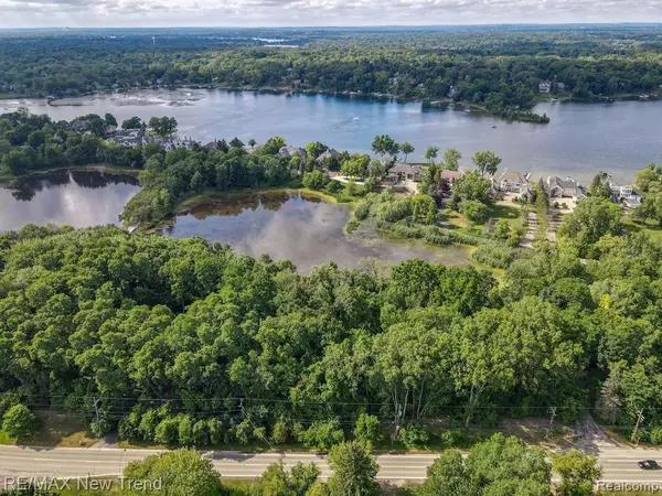 West Bloomfield, MI 48323,6100 PONTIAC TRAIL