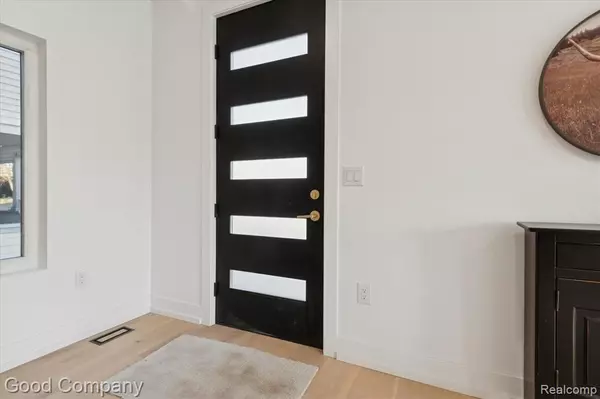 Royal Oak, MI 48067,125 N Washington Avenue