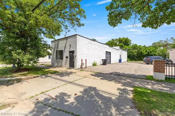 Redford, MI 48239,15116 Beech Daly Road