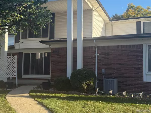 Warren, MI 48093,32756 Barclay Square