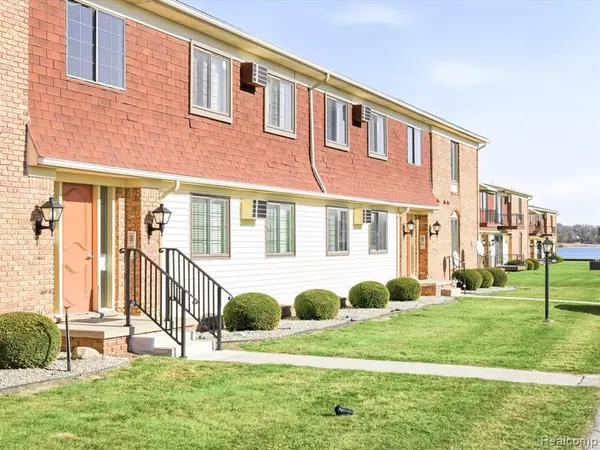 1900 River Road, Marysville, MI 48040