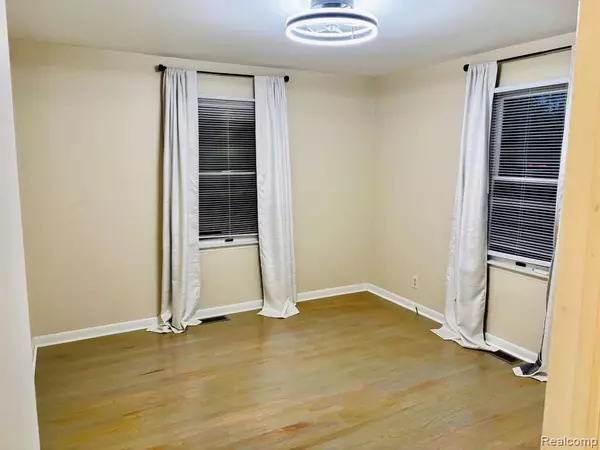 South Lyon, MI 48178,13901 Silver Lake Road