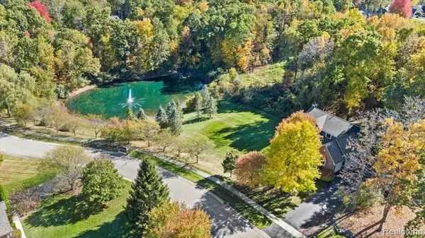 Clarkston, MI 48348,9755 Forest Ridge Drive