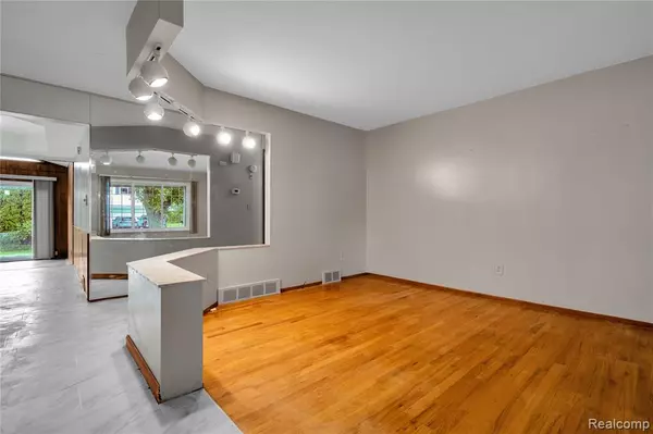 Warren, MI 48092,30232 Austin Drive