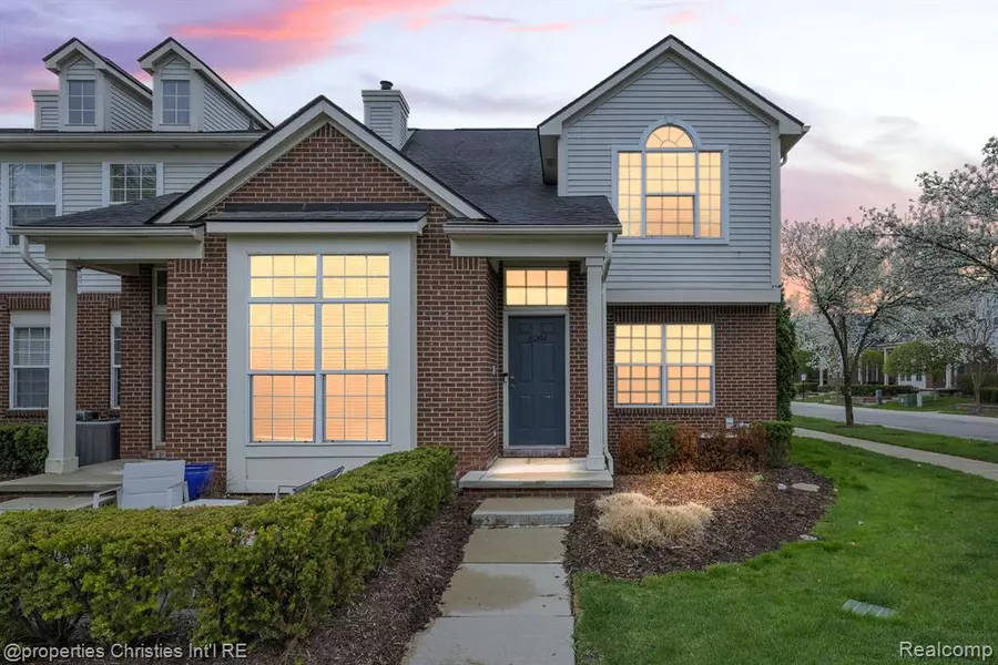 16204 CAITLIN Circle, Walled Lake, MI 48390