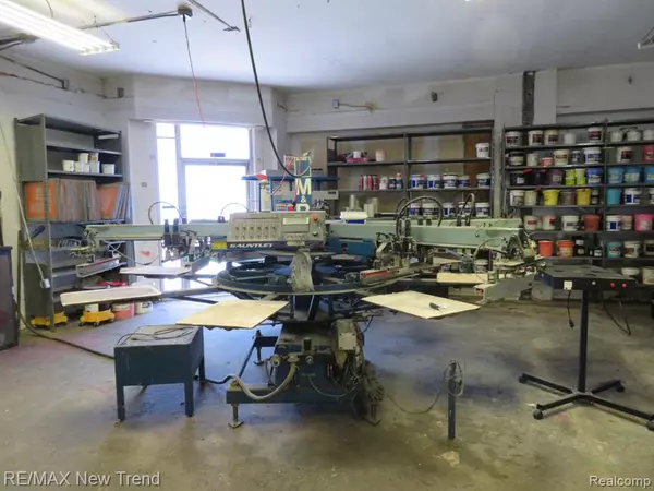 Redford, MI 48240,26114 W 6 Mile Road