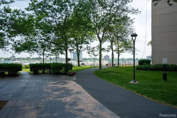 Detroit, MI 48226,1001 Jefferson W Avenue