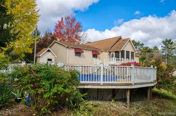 680 S Hacker Road, Brighton, MI 48114