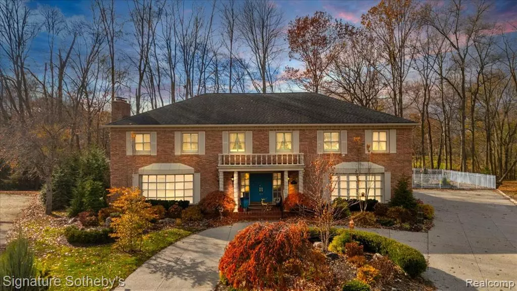 Clinton Twp, MI 48036,38383 Saddle Lane