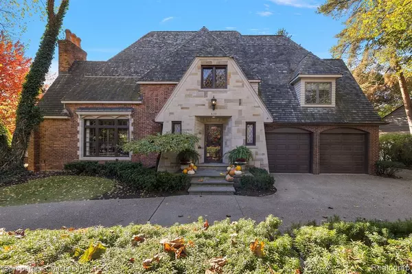 633 Hawthorne Street, Birmingham, MI 48009