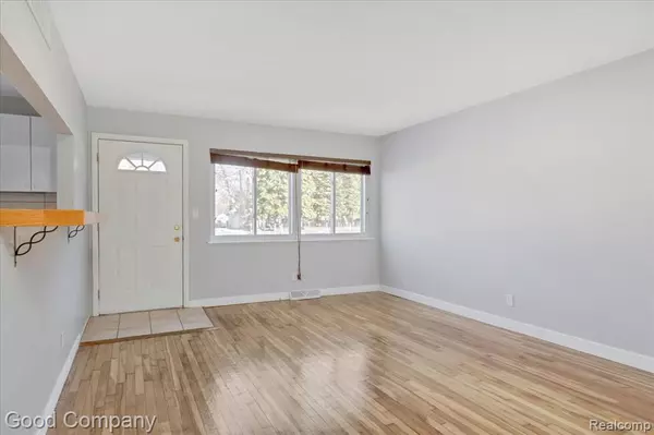 Pontiac, MI 48340,1071 Cloverlawn Drive