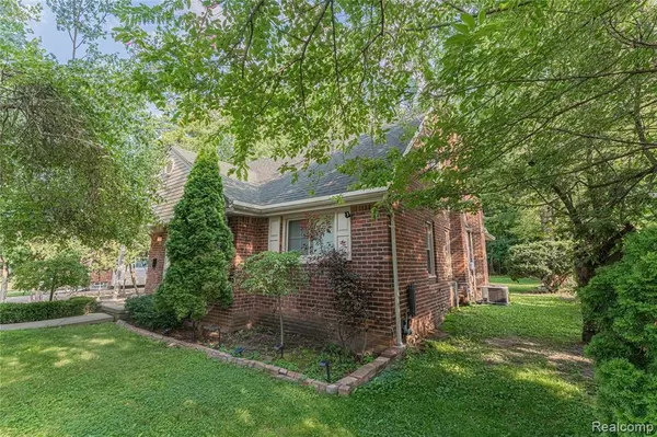 Dearborn, MI 48120,15849 Andover Drive