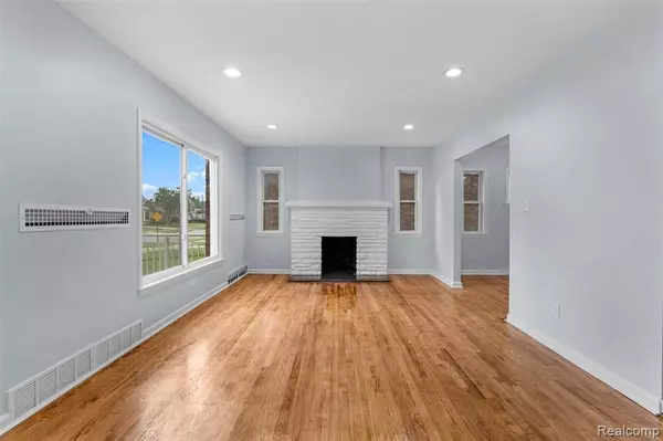 Detroit, MI 48235,17179 Snowden Street