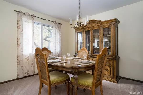 Rochester Hills, MI 48309,758 Lake Forest Road