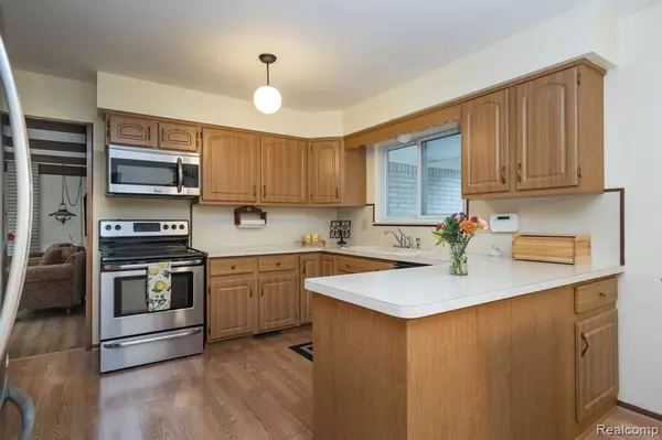 Rochester Hills, MI 48309,758 Lake Forest Road