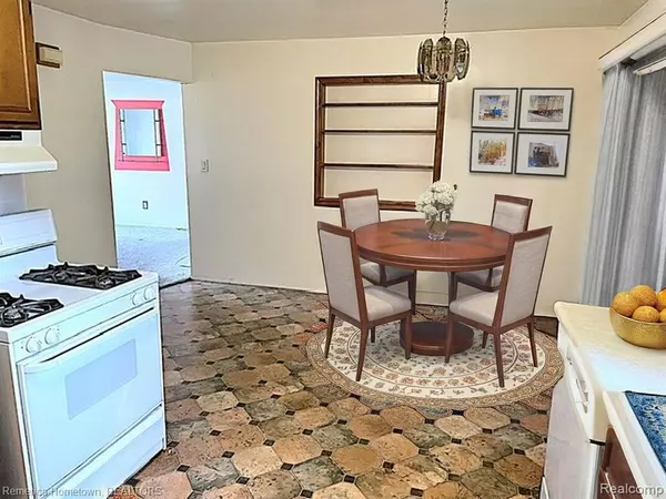 Livonia, MI 48154,14323 Sunset Street