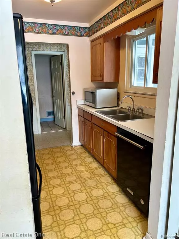 Howell, MI 48843,2416 Monte Carlo Drive