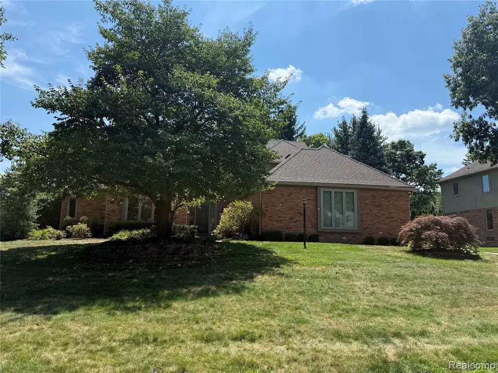 Rochester Hills, MI 48306,3235 PARKWOOD Drive