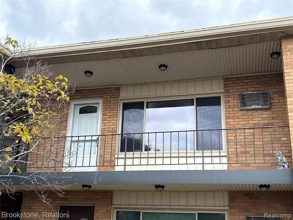 Birmingham, MI 48009,2859 E Maple Road