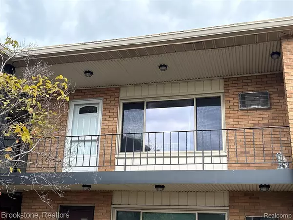 2859 E Maple Road, Birmingham, MI 48009