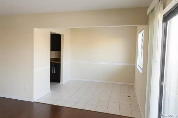 Saint Clair Shores, MI 48080,19713 E 8 Mile Road