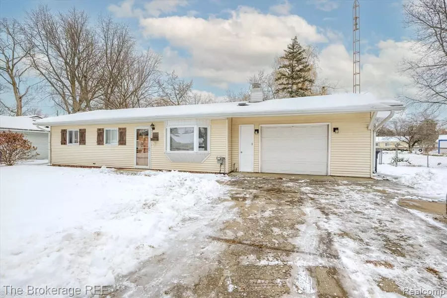 6155 Westdale Drive, Grand Blanc, MI 48439