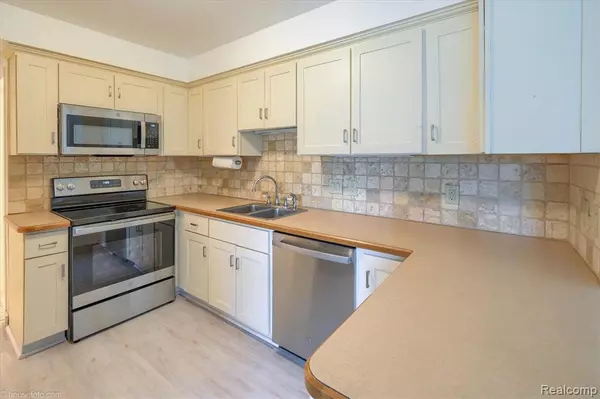 Warren, MI 48093,29780 City Center Drive