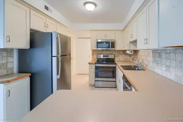 Warren, MI 48093,29780 City Center Drive