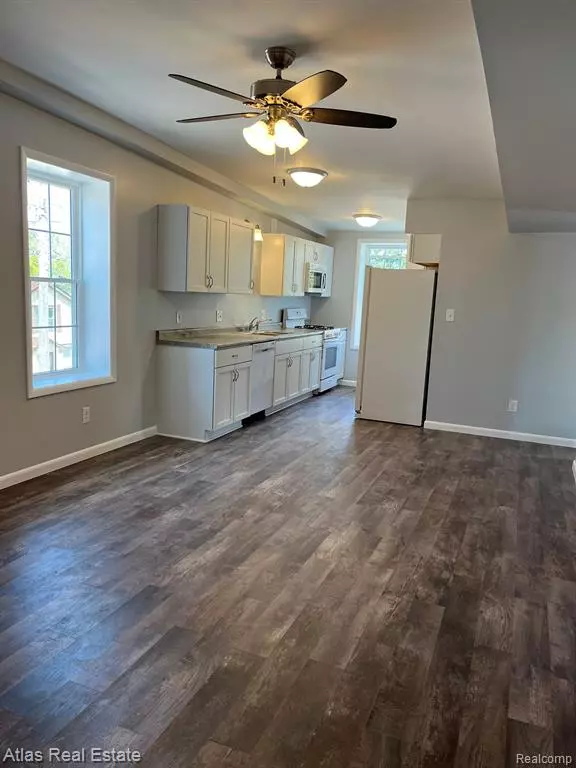 10241 HEGEL Road, Goodrich Vlg, MI