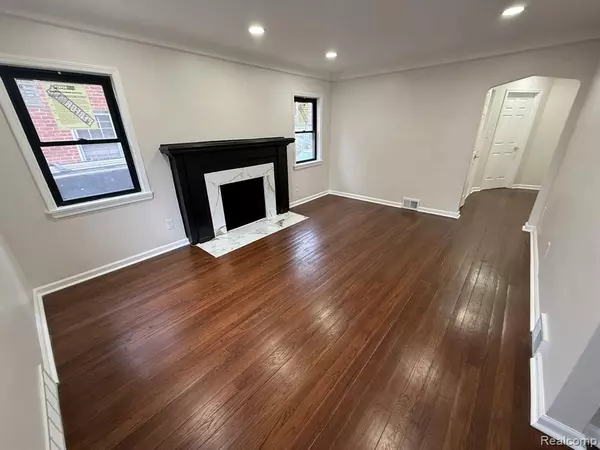 Detroit, MI 48219,17267 Sunderland Road