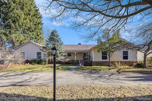 9494 Sashabaw Road, Clarkston, MI 48348