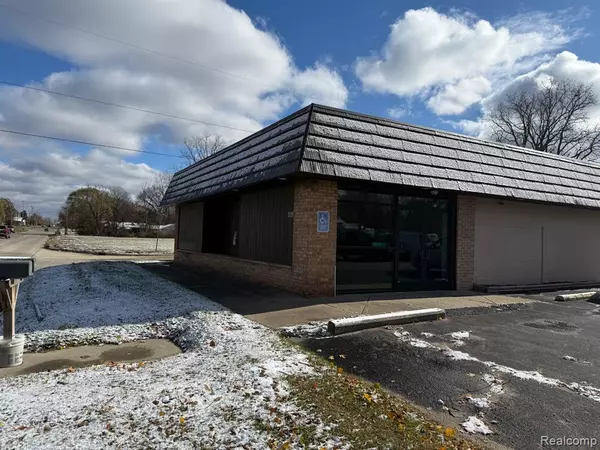 3374 E Atherton Road, Burton, MI 48529