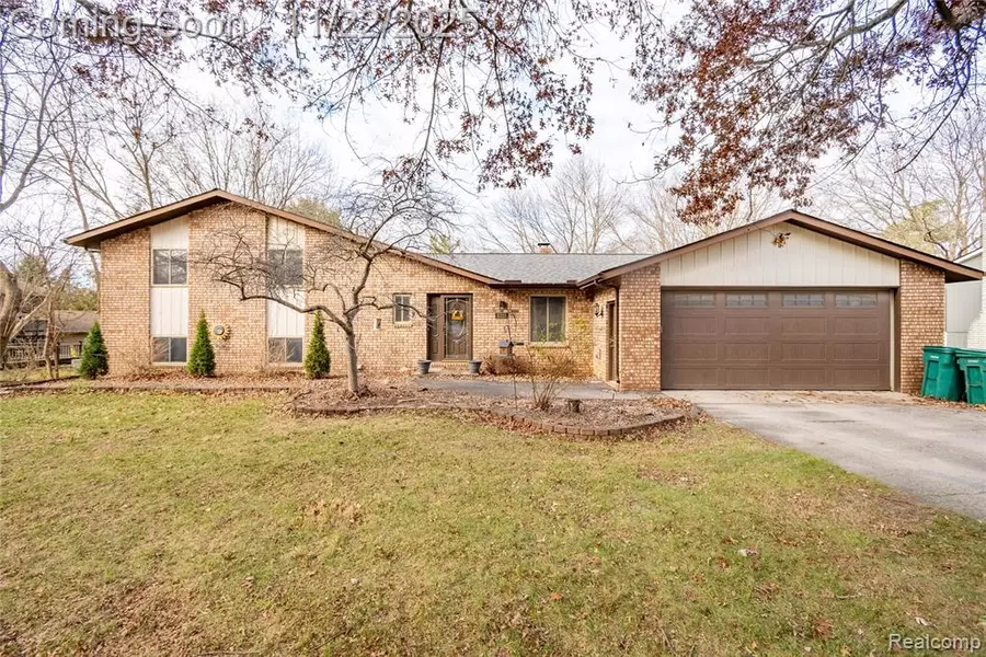 5333 Waterford Road, Clarkston, MI