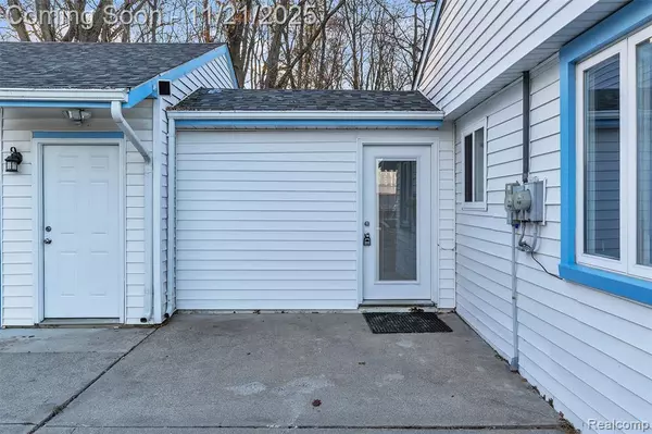 Holly, MI 48442,8165 Leonard Drive