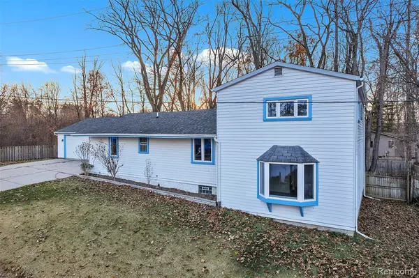 Holly, MI 48442,8165 Leonard Drive